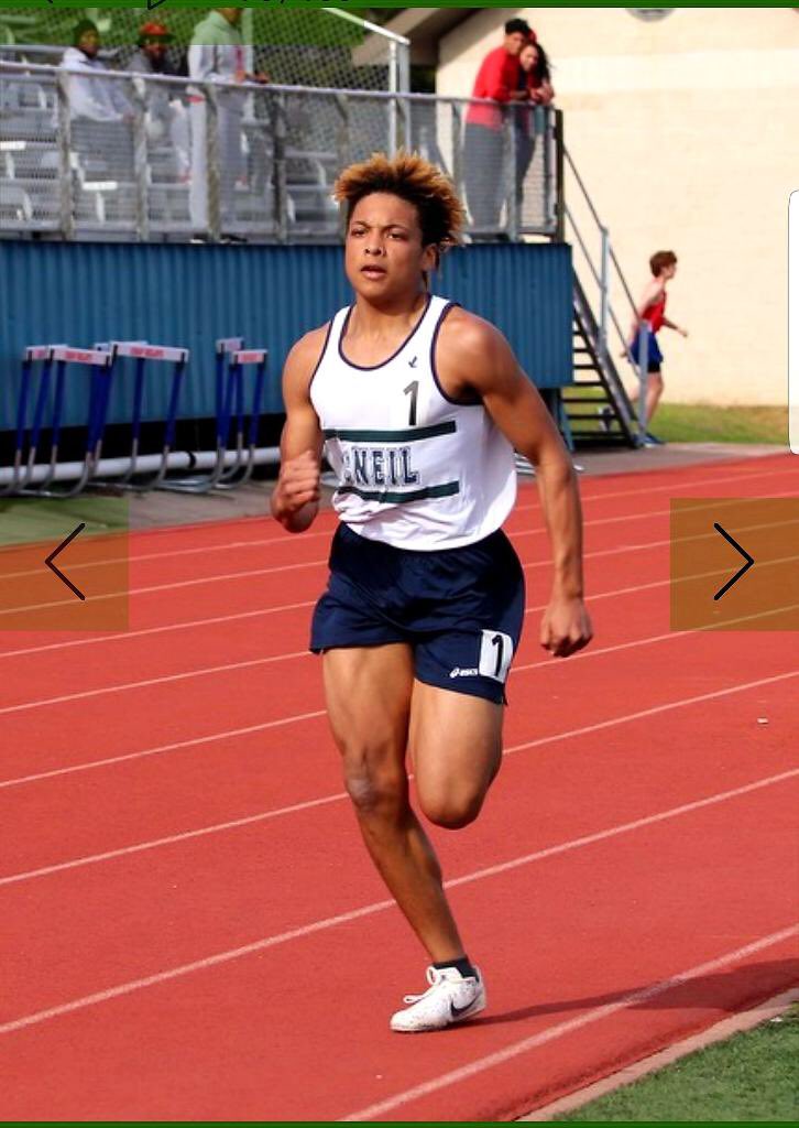 TyreeWilliams49's tweet photo. Varsity track for my junior year,blessed https://t.co/Tg4l971Qg8