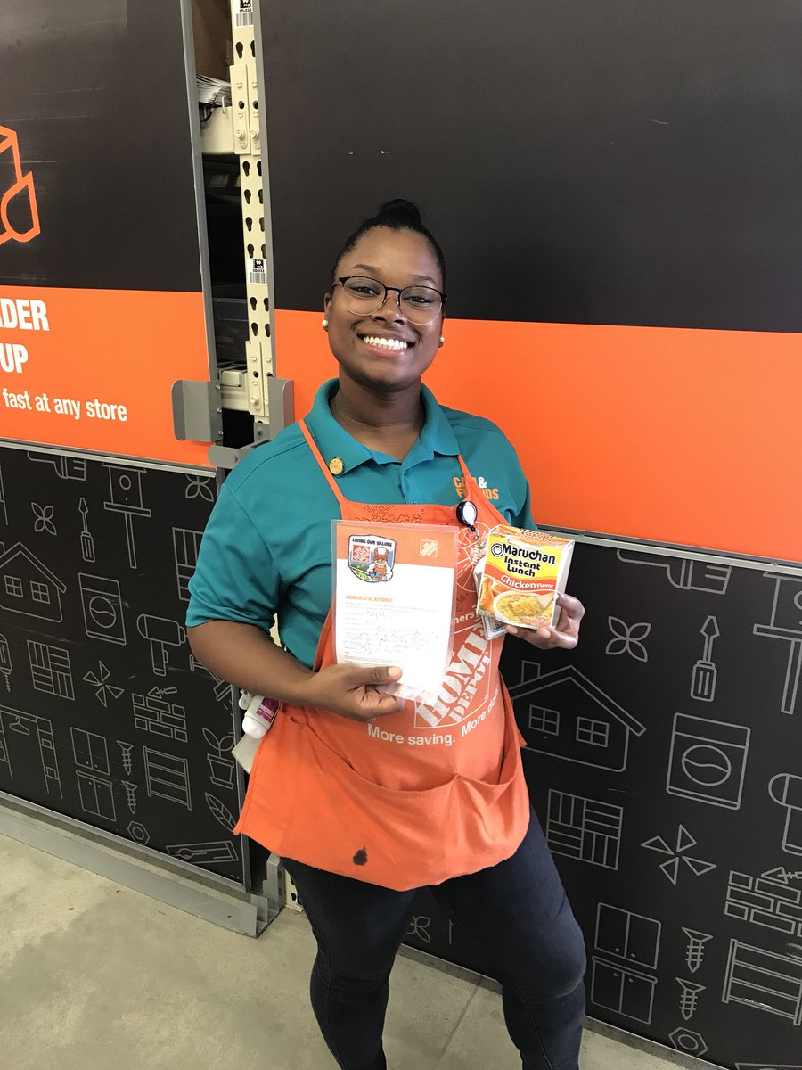 madsmom822's tweet photo. Kayla’s customer expressed how she was going to have a hard time putting her fan together when she got home, so Kayla assembled it for her!! Way to go, Kayla! #NextLevelCustomerService #132 #DoesntLikeCandybars #RamensAreTheBest @DavisHamby @Brad_Peebles https://t.co/S5wQgxY5AW