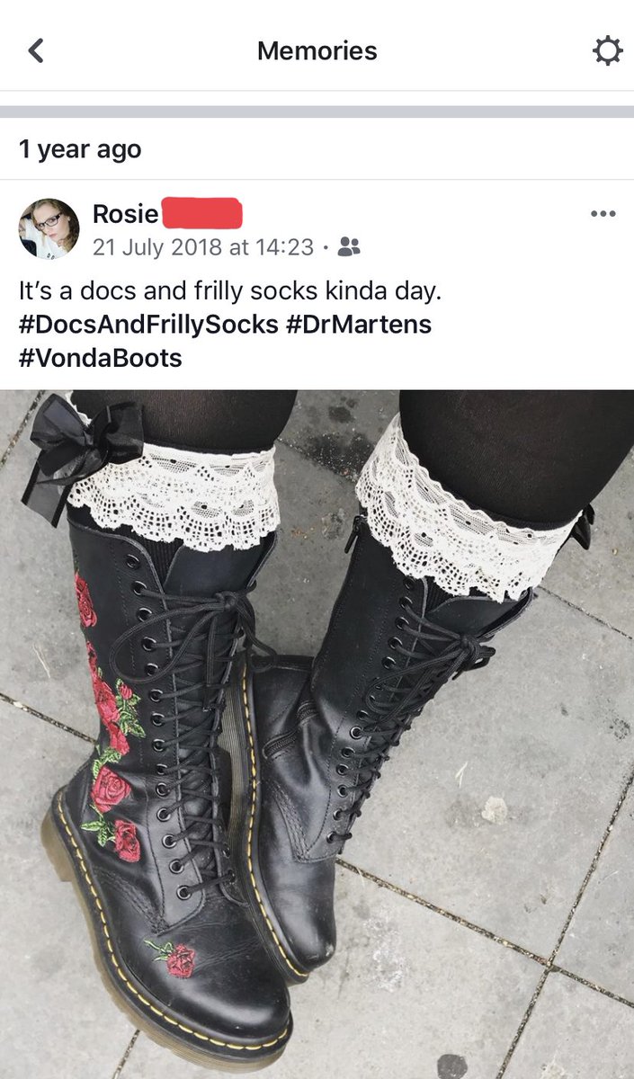 RosieMaryBush's tweet photo. Need to get these babies out again.
#DocsAndFrillySocks #VondaBoots #DrMartens https://t.co/E6xA2JZaxU