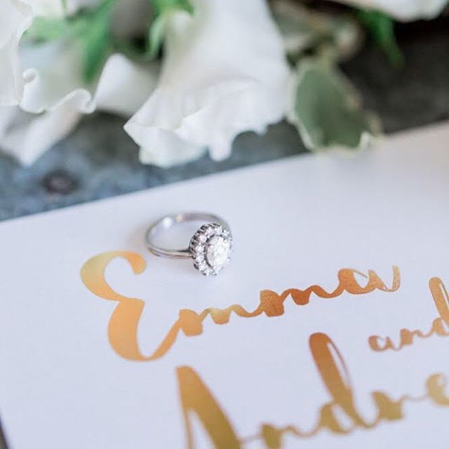 foilinvite's tweet photo. Gorgeous gold foil detail captured by @philippasianphotography and WOW look at that ring! #goldfoil #engagementring #weddingdetails #goldinvitations #goldinvites #goldweddingdetails #goldweddingideas #goldfoilinvite #goldfoilinvites #goldcalligraphy #calligraphyfont #calligr… https://t.co/Y8wTvCfYJy