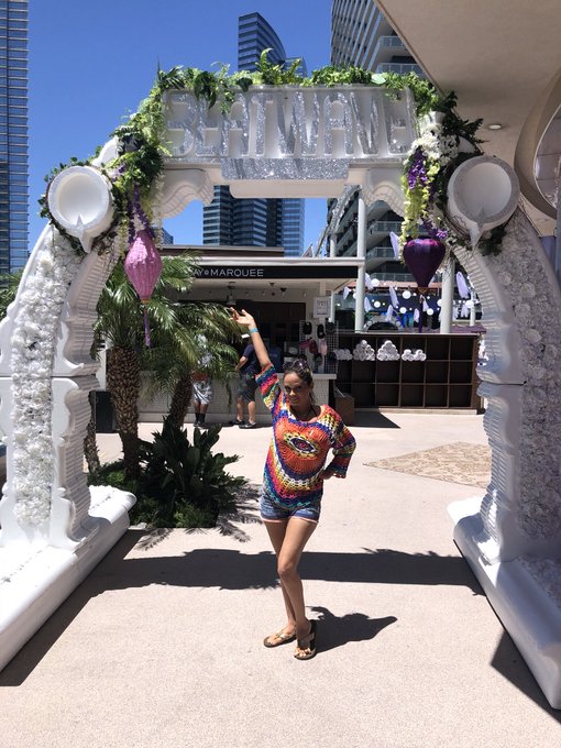 Landed in Vegas. VIP pickup and escorted straight to pool party! (Thanks girl love ya and your surprises