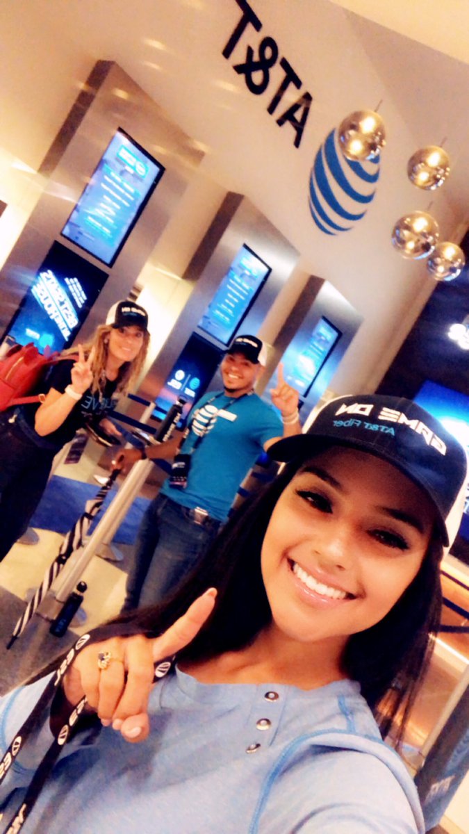 Day #2 here at The Intel Extreme Masters Tournament this weekend at The United Center! Where #TheKingdom has EXCLUSIVE Offers for you!!!

<a href="/RobForsyth3/">Rob Forsyth</a> 
<a href="/gigem96r/">Ray Aguirre</a> 
<a href="/shawnglinski/">Shawn Glinski</a>  <a href="/ReadyToGoMobile/">ReadyToGo Mobile</a> <a href="/TomMonahan10/">Tom Monahan</a> 
@OliviaLeGLM
