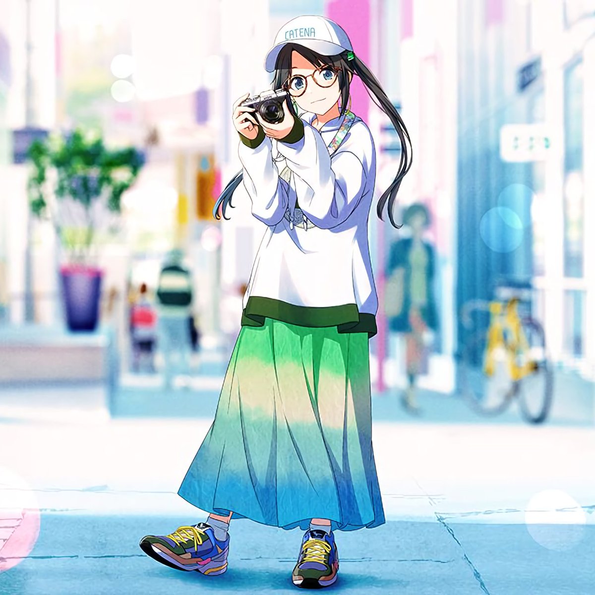 ✧ yuika mitsumine (cont.) ✧while her style can be seen as weird, she definitely follows fashion trends really well. the maxi skirt + sneakers combo, white tee + distressed denim, & baseball jackets are in right now in japan! also changes her glasses to match her outfits. icon