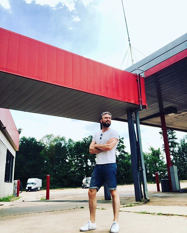 Here from the “bus station” in Marshall, ready to experience the Greyhound crossing Texas to spend a couple of days to explore Dallas...I know that taking the Greyhound sounds awful for many people...but for me it’s a little adventure! 🤣🕺🏼🚌
.
.
.
#tr… ift.tt/2SxV5r8