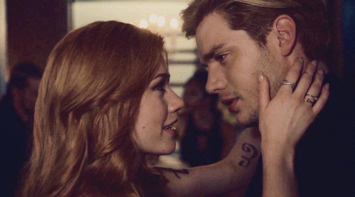 SHxCLACEx's tweet photo. Day 7: fav overall scene. No doubt, this one. Iβve never seen anything more pure. Dancing together, confessing their neverending love and what they mean for each other while hugging and looking at each other in the most loving way β€οΈβ€οΈ AND THAT NOSE BOOP π« #ClaceAppreciationWeek https://t.co/mmHF10xDyR