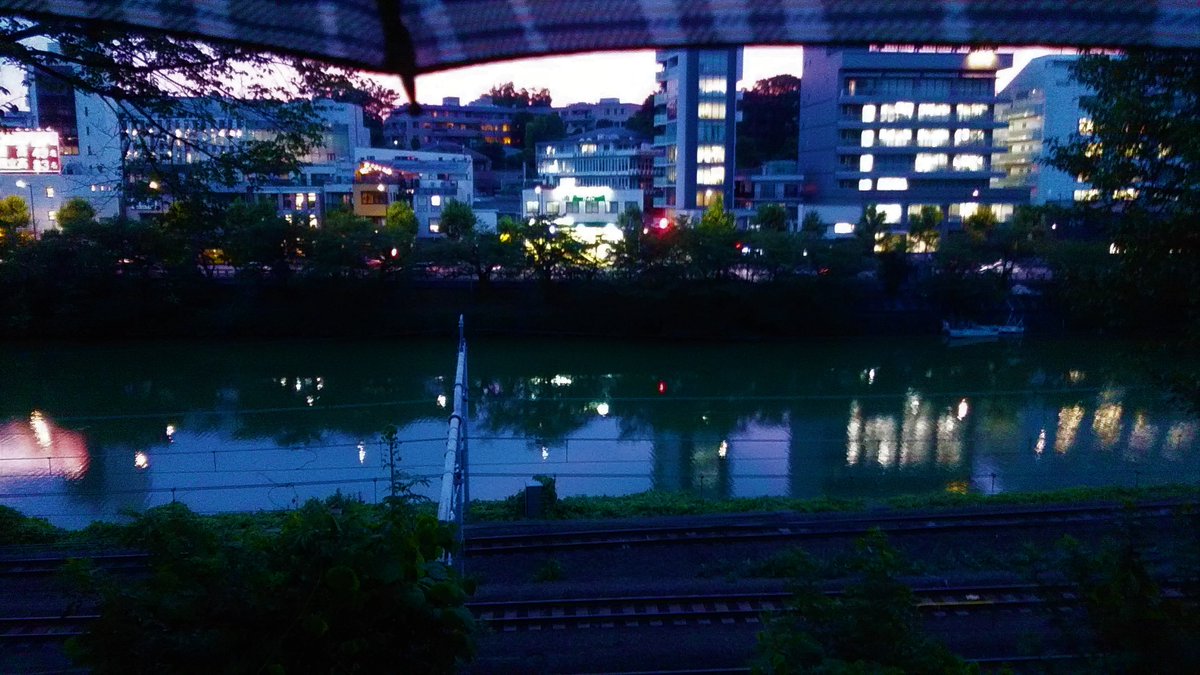 taku_oikawa's tweet photo. 2019年7月05日 金曜日 18:58📷#外濠公園
梅雨だから
露知らずとは行きません
雨は降るもの
矢は放つもの🏹
賽(さい)はもう
振られた今は俎板(まないた)の
鯉にも似たる 我が恋の夢
#Moat🇬🇧🏴🇮🇪🏴🇮🇸🇩🇪🇫🇷🇨🇿🇸🇪🇳🇴🇩🇰🇱🇹 #hendek🇹🇷#ров🇷🇺#fossato🇮🇹#Foso🇪🇸#Σίτα🇬🇷#vallihauta🇫🇮
🇮🇷 #مات https://t.co/bcdlpvkvm4