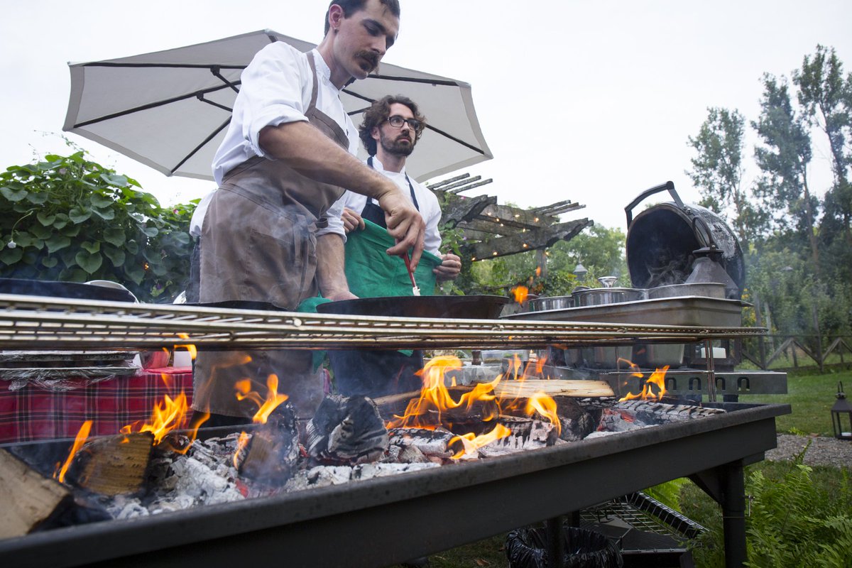 crownverityinc's tweet photo. The BM-60 Crown Verity Charcoal Grill. 

#BBQ #Charcoal #Fire #Smoke #CrownVerity #BriiliantForLife #OutdoorCooking https://t.co/kySTKYKxk8