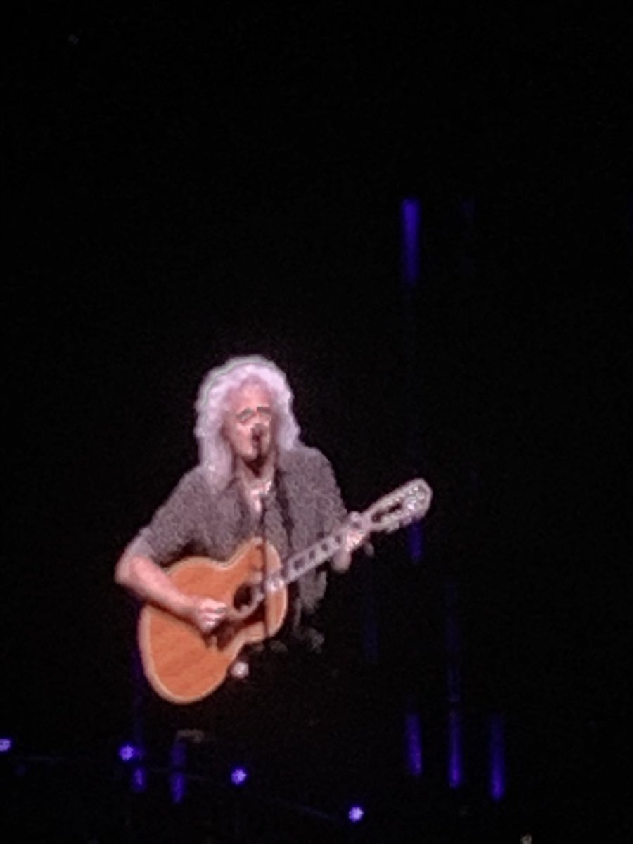 Roma_Mistry's tweet photo. Very cool! - @DrBrianMay , lead guitarist of @QueenWillRock and an astrophysicist, commemorated the #Apollo50th at last night’s concert @theforum
Great concert too! #QueenForum #Apollo11 https://t.co/bhcqJZHz10
