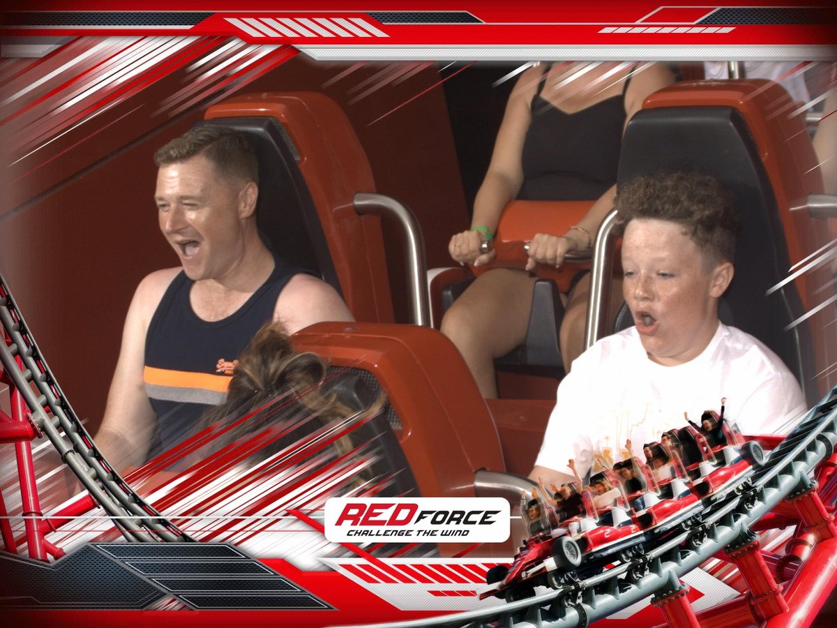 Pic of the day ❤️... My whole world in one photo with a precious one on my mind 💗 and a baby one preparing to meet us soon 👶🏼 

#family #ChildhoodMemories #buildingmemories #babyinheaven #thejourney
#rememberingheralways #baby #loveislove #holidays #2019