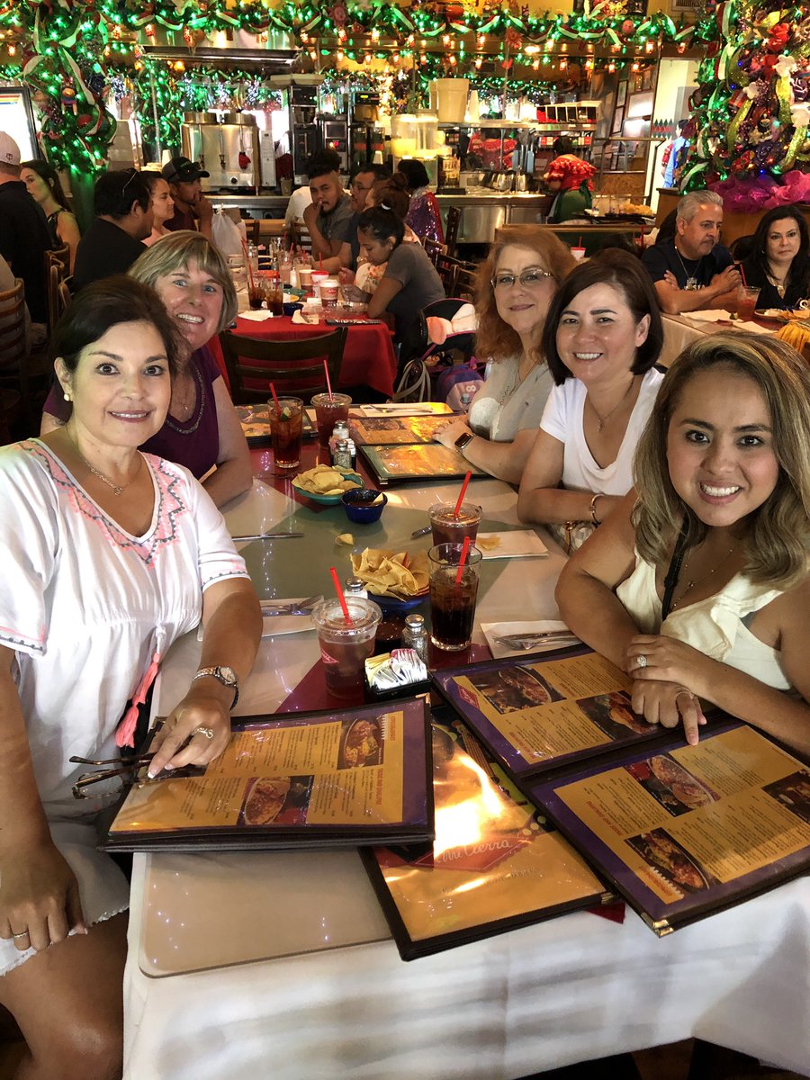 ggtransou's tweet photo. Let the Sunday funday begin. #KatyOOL https://t.co/UzKgxgMpxz