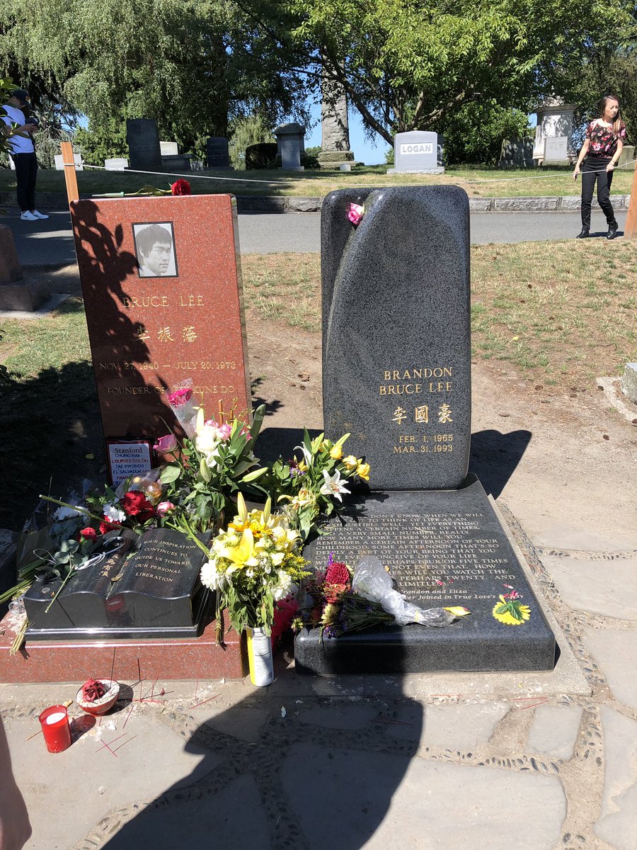 9mm_Fraiz's tweet photo. Last day was a busy one!! Letโs see, Kristy Kream doughnuts? Check. Gum Wall? Check. Starbucks at the first one and a mug to remember the occasion? Check. Bruce and Brandon Lee graves? Check. And now the trip back to Mission and our B.C portion of #Seattle2019 now #BC2019!! https://t.co/5Pc7mOkhAD