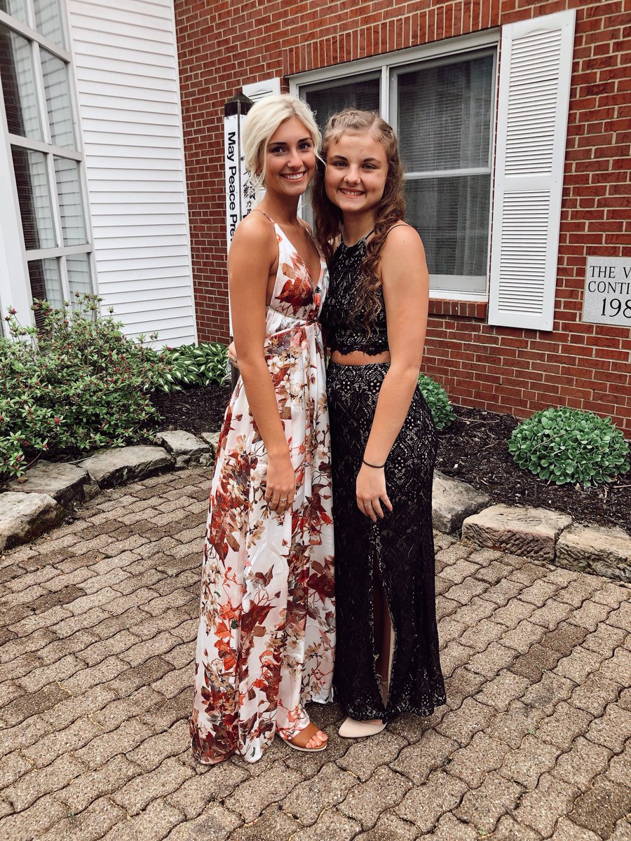 jaime_vaughan's tweet photo. Happy birthday Em!! I love and miss you❤️ I hope you have the best day eva!!🎉 @emma_landals https://t.co/NhxgzYs3EW