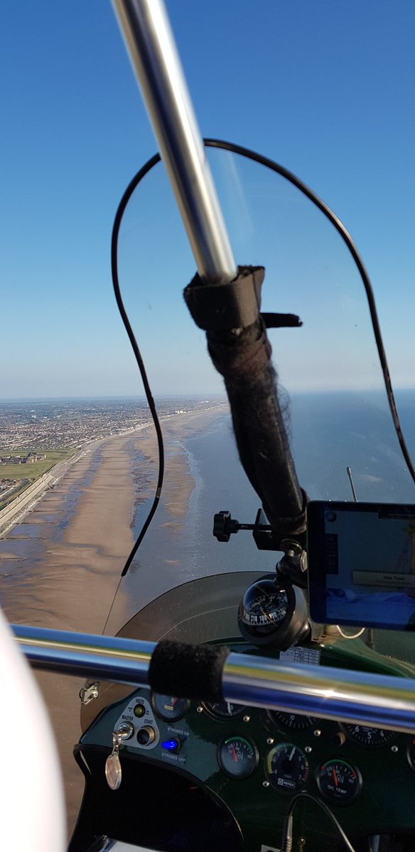 HadAirTeam's tweet photo. Some more pics from a recent trip, flying the coast line past Blackpool and the Manchester shipping canal @WHGA @BMAAUK #flyflex https://t.co/QcEg5m99RW