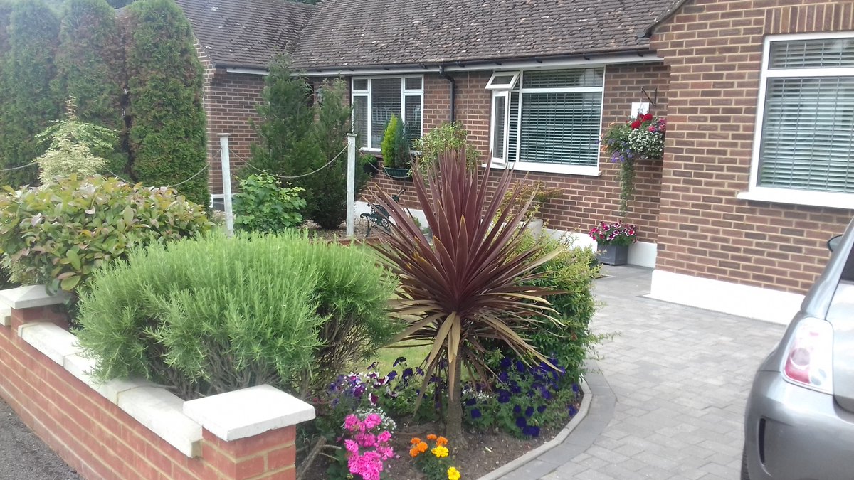 ChrisTargowski's tweet photo. Lovely day in Riverside judging gardens for Garden in Bloom, so many people putting so much effort to make Riverside beautiful. A real inspiration. https://t.co/viFB9UL1Kp