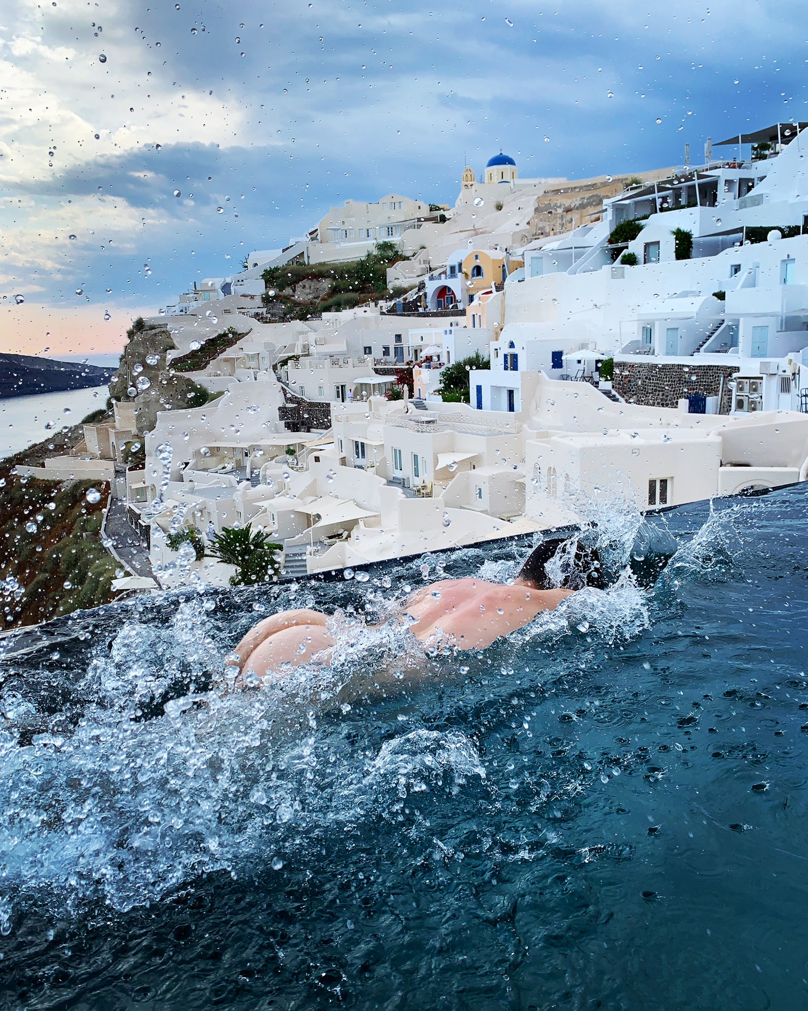 Grefg =) on X: Hay que ver los suscriptores que me hacen fotos sin  permiso. El otro día por ejemplo, nadando en una piscina... Flipo.  t.coBJYWeXPqEM  X