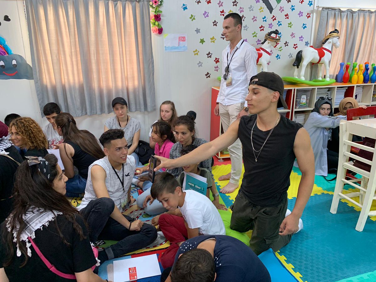 STUDENTYOUTH06's tweet photo. Pictures of activities with children in the refugee camp https://t.co/ynO8S3YDgz