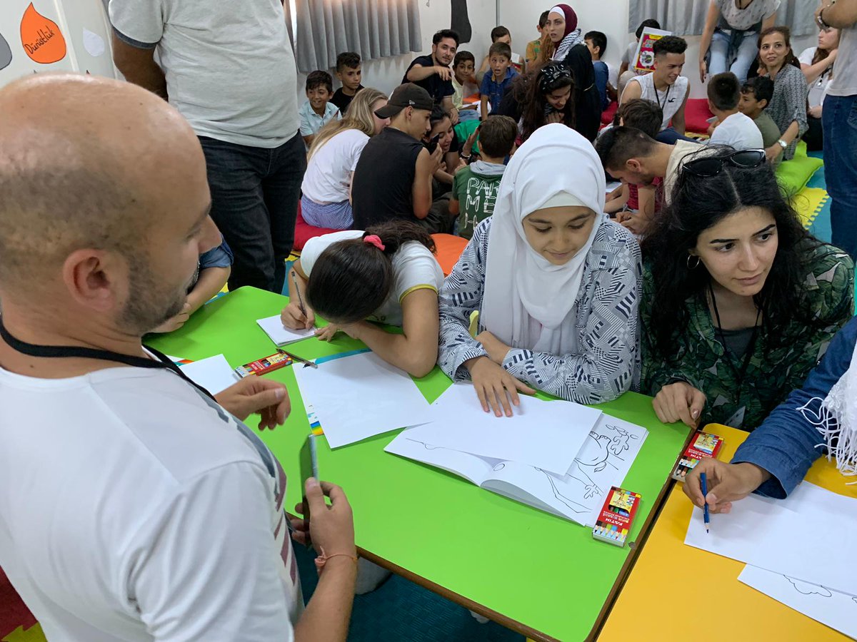 STUDENTYOUTH06's tweet photo. Pictures of activities with children in the refugee camp https://t.co/ynO8S3YDgz
