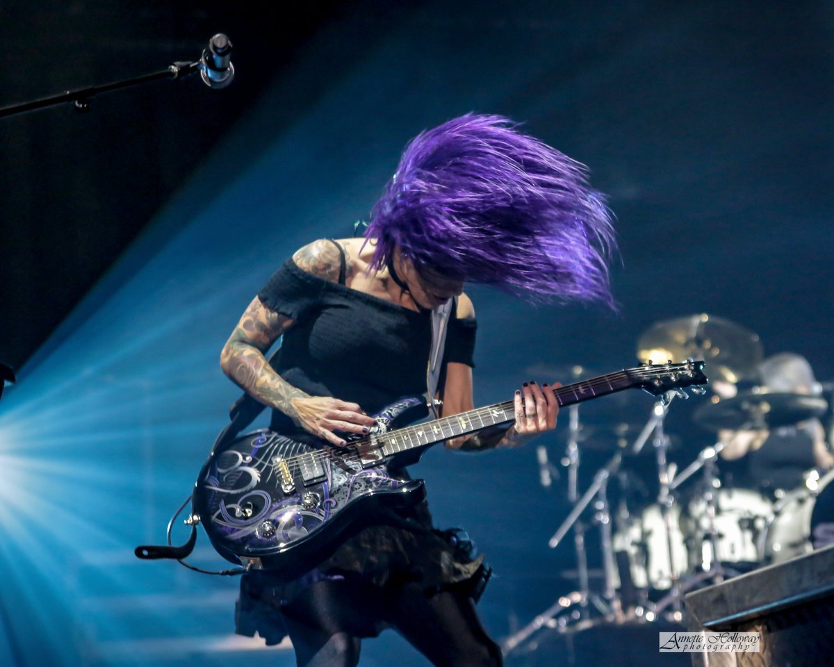AnnetteHolloway's tweet photo. Happy Birthday, Korey Cooper! ๐๐๐
๐ธ: @AnnetteHolloway
@skilletmusic #skilletmusic #skillet #koreycooper #ledger #newphotos #VAshow
#legendary https://t.co/MuGVBJ4mPV
