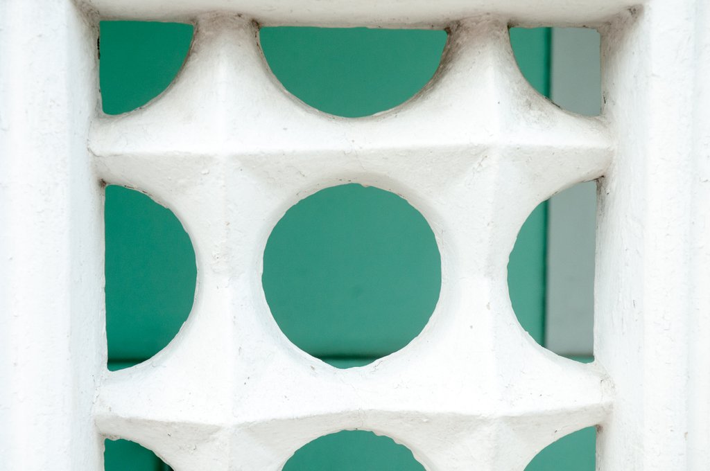 jschatzstudio's tweet photo. This hot day reminds us of our trip to Mérida and the inspired surfaces, color, and texture we found there. #jschatz #inspiredcolor #thisiswhathandmadeis https://t.co/eKm85Ntyfp