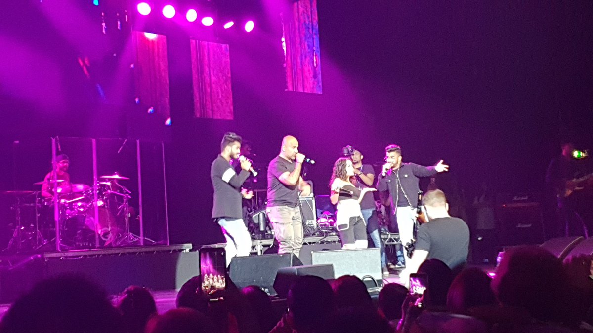 Amrita Tanna (@amr1ta) on Twitter photo Heartttt attaaaccckkk...
When my fave <a href="/VishalDadlani/">VISHAL DADLANI</a> makes a surprise appearance in London's <a href="/iAmNehaKakkar/">Neha Kakkar</a> concert. Only <a href="/RockOnMusicLtd/">Rock On Music</a> could do this!
<a href="/NishMisra/">Nish Misra</a> <a href="/BizAsia/">中国IT・通信ビジネス情報局</a> Heartttt attaaaccckkk...
When my fave <a href="/VishalDadlani/">VISHAL DADLANI</a> makes a surprise appearance in London's <a href="/iAmNehaKakkar/">Neha Kakkar</a> concert. Only <a href="/RockOnMusicLtd/">Rock On Music</a> could do this!
<a href="/NishMisra/">Nish Misra</a> <a href="/BizAsia/">中国IT・通信ビジネス情報局</a>