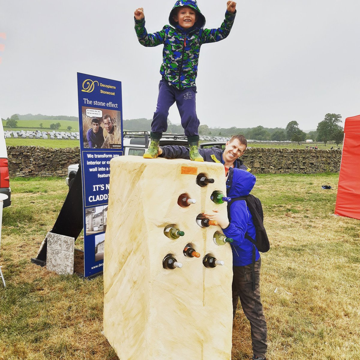 road2manchester's tweet photo. @dickstrawbride what to do with a big polystyrene block when you don't have a moat. @WineArchCeller #decopierre @StoneFXWalls #wine #rack https://t.co/J6j0gCRoet