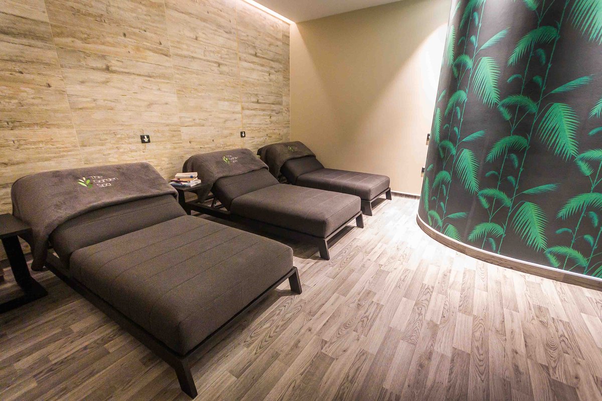yeahlifestyle's tweet image. Looking for a place to head to relax and escape for a special treat? Here&apos;s our review of the Couple&apos;s Catch Up Spa Session at The Garden Spa in Warrington:  👉 yeahlifestyle.com/couples-catch-… 👈 #AD #warrington #beautyblogger #press #uk #blogger #wellness #wellnessblogger @YourLiveWire