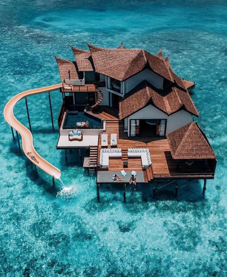 moovlight1's tweet photo. LA CASA PERFETTA NON ESIS-.... https://t.co/cLC8VTwjEp