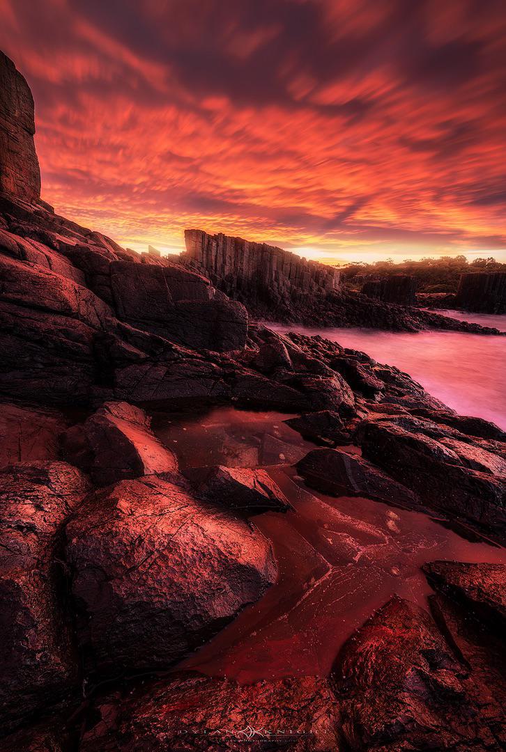 gorgeous_pix's tweet image. &quot;Fiery sunset on the coast of NSW, Aus. From u/Diltz89 on Reddit #fierysunset #nsw #coast #aus&quot;