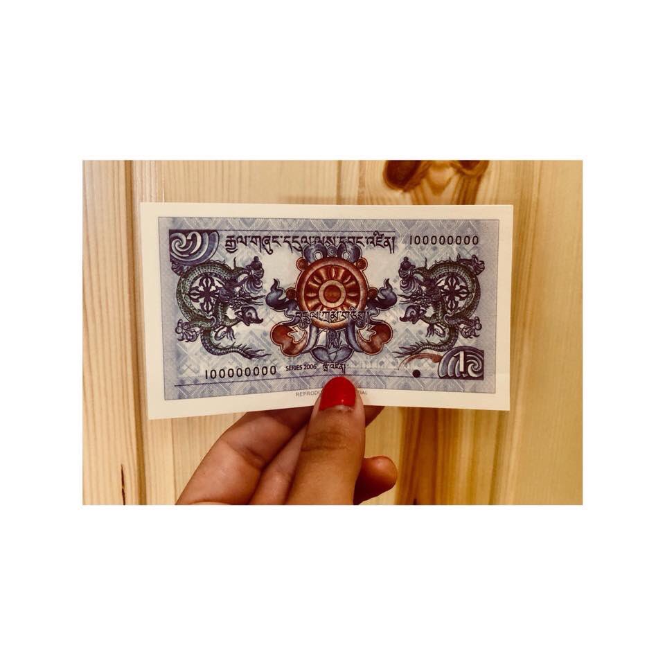 IncalEdiciones's tweet image. Viajamos hasta Bhután para mostrar esta belleza. Esto sería un Ngultrum, que equivale a 0.02 €. 

En la parte posterior de este billete se puede contemplar el palacio Simtokha Dzong, que alberga uno de los institutos de aprendizaje de lengua Dzongkha. ¿Queréis verlo?