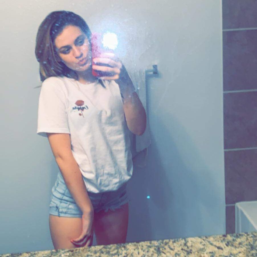omgskylerr's tweet photo. Hey its me bc I couldn't get into my twitter for forever :) https://t.co/7sqZ0xqKFq