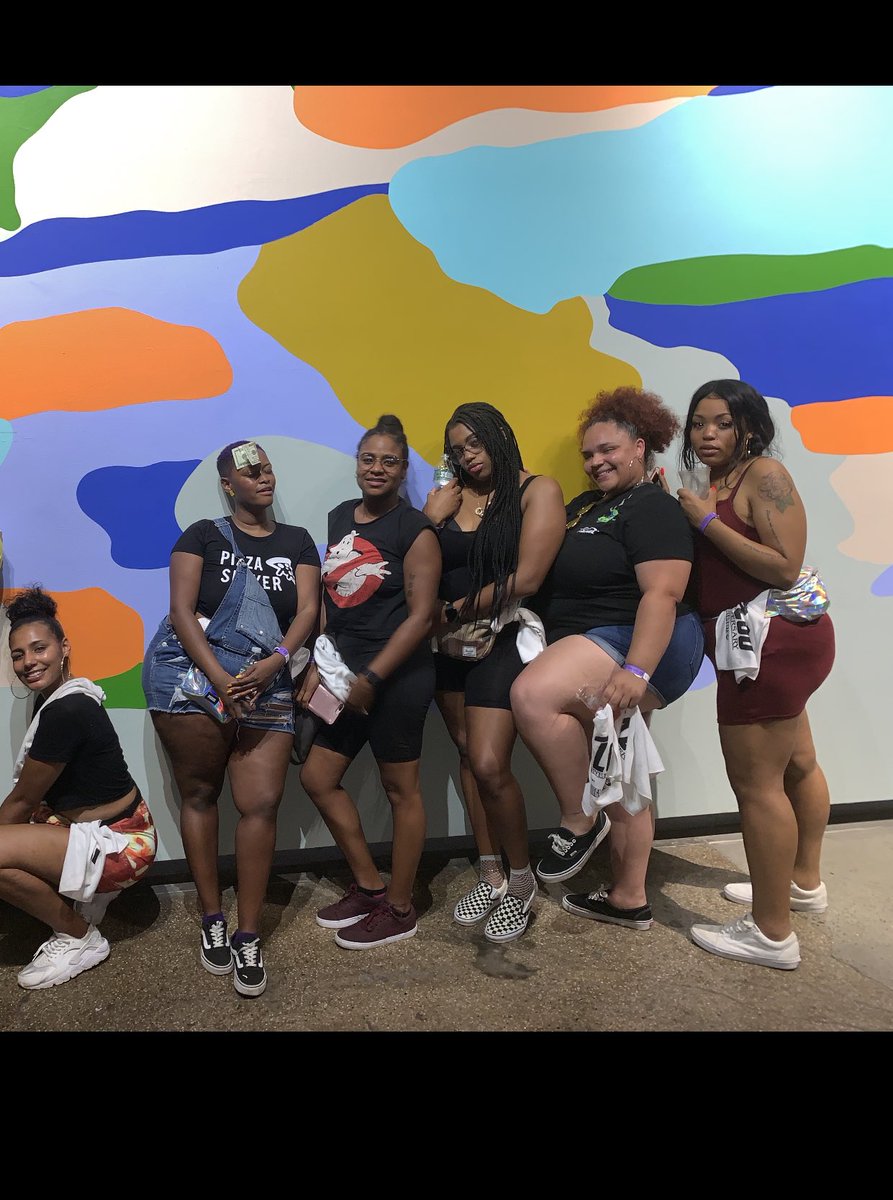 aplsz's tweet image. Had way too much with them tho ! 💜 #PizzaZoo