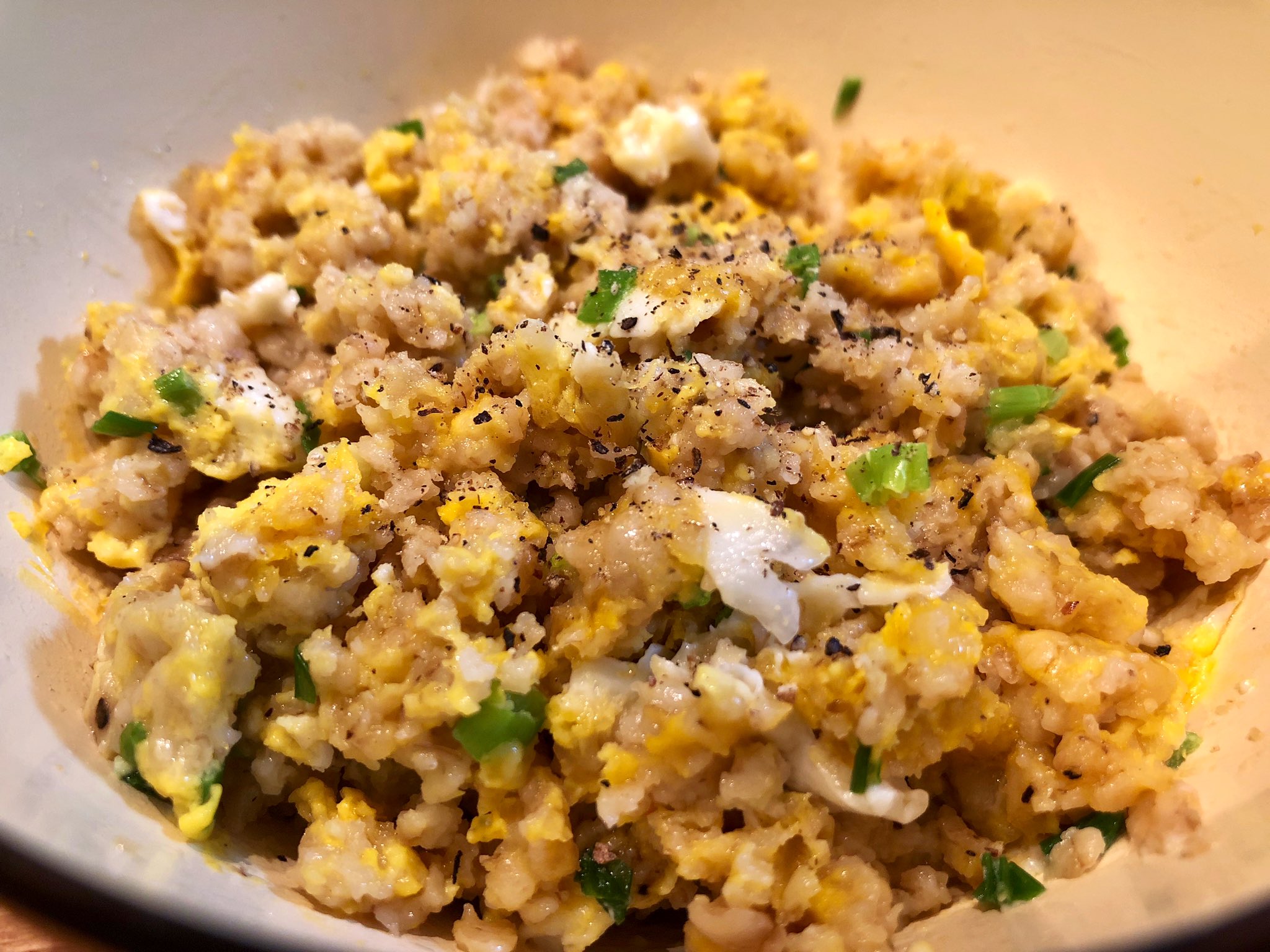 これぞう 40kg痩せたオートミール米化 洗い物は器と箸だけ レンジで簡単 カップチャーハン 器にオートミール30g水50ml レンジ500w1分で米化 ごま油大1 鶏ガラ小2 3中華味小1 3コンソメ1つまみ黒胡椒少々 刻みネギ入れ細かくほぐし混ぜその後卵1