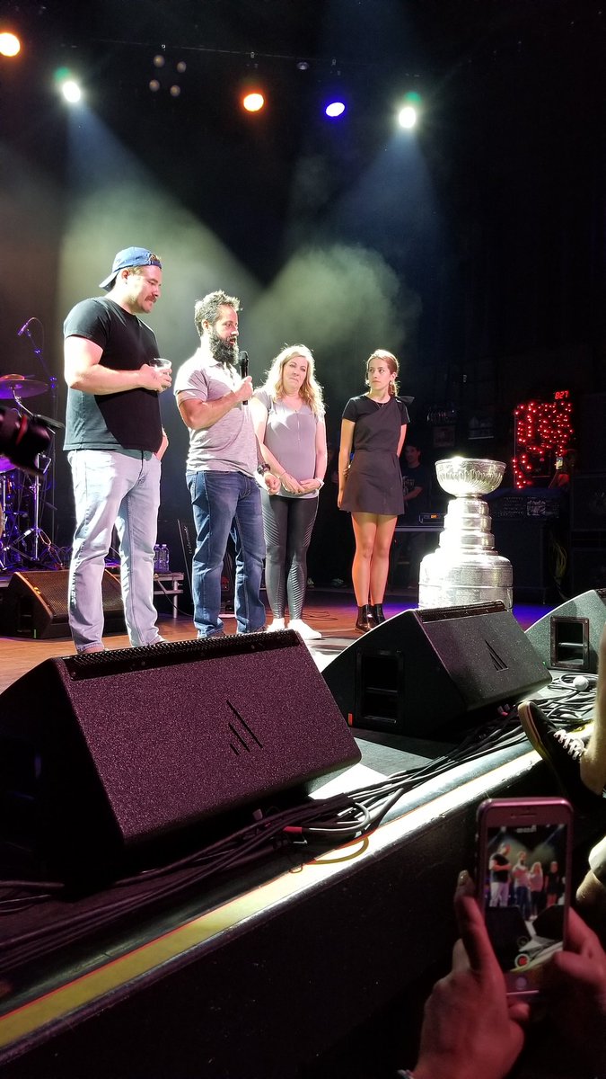 keeperofthecup's tweet photo. Home grown #stanleycup champion @StLouisBlues video coach @spferrell and family @cindiferrell17 thank the guests prior to a private concert from @TheUrgeRocks @HockeyHallFame @nhl https://t.co/aB8URrQvDM