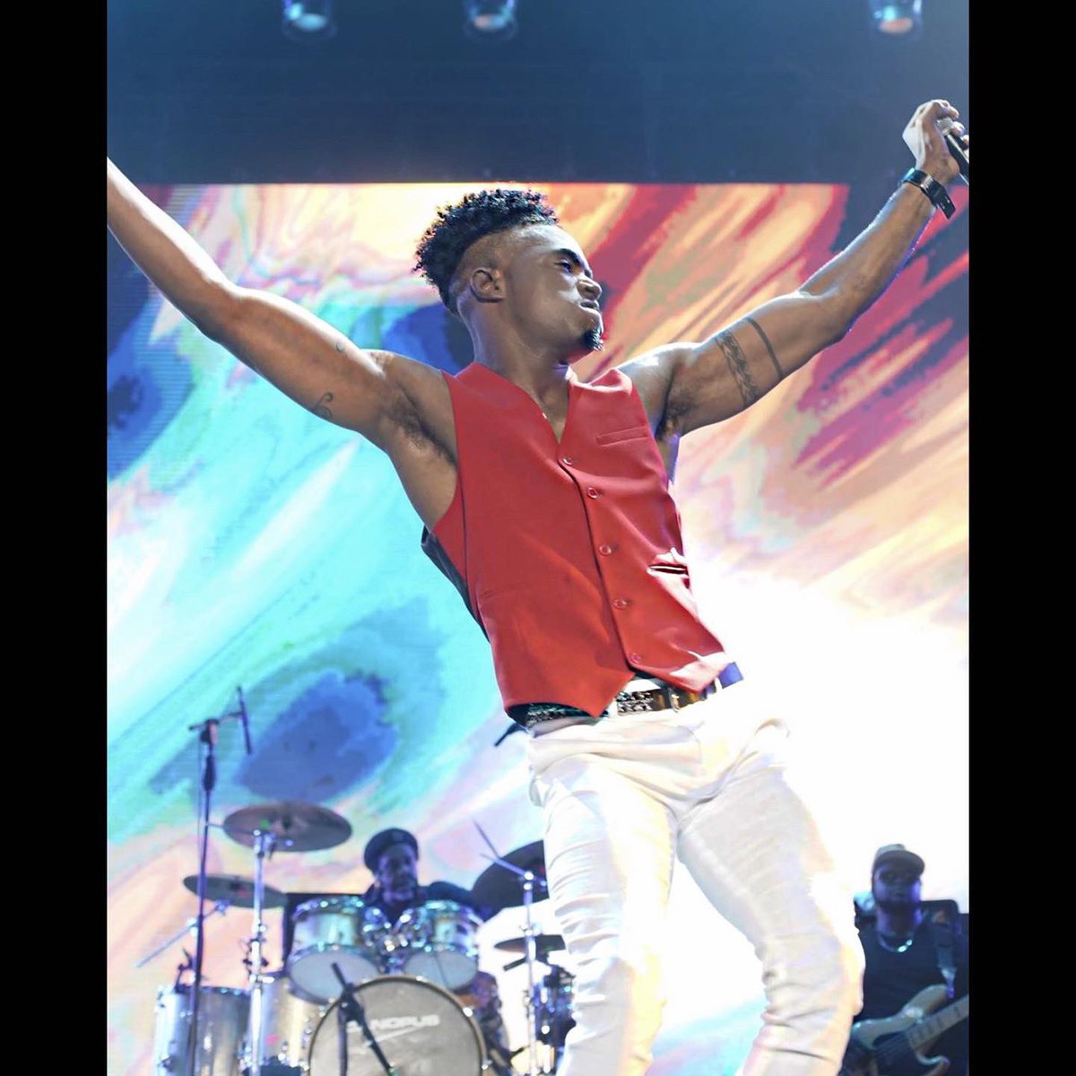 daltonharris's tweet photo. I have accomplished my lifelong milestone. I performed at the Biggest Music Festival in the Caribbean and at HOME. I did it as an Artiste, with my own material. The thousands of you last-night were incredible and the response is overwhelming. Thanks for having us @reggaesumfest https://t.co/RFZMswIAf3