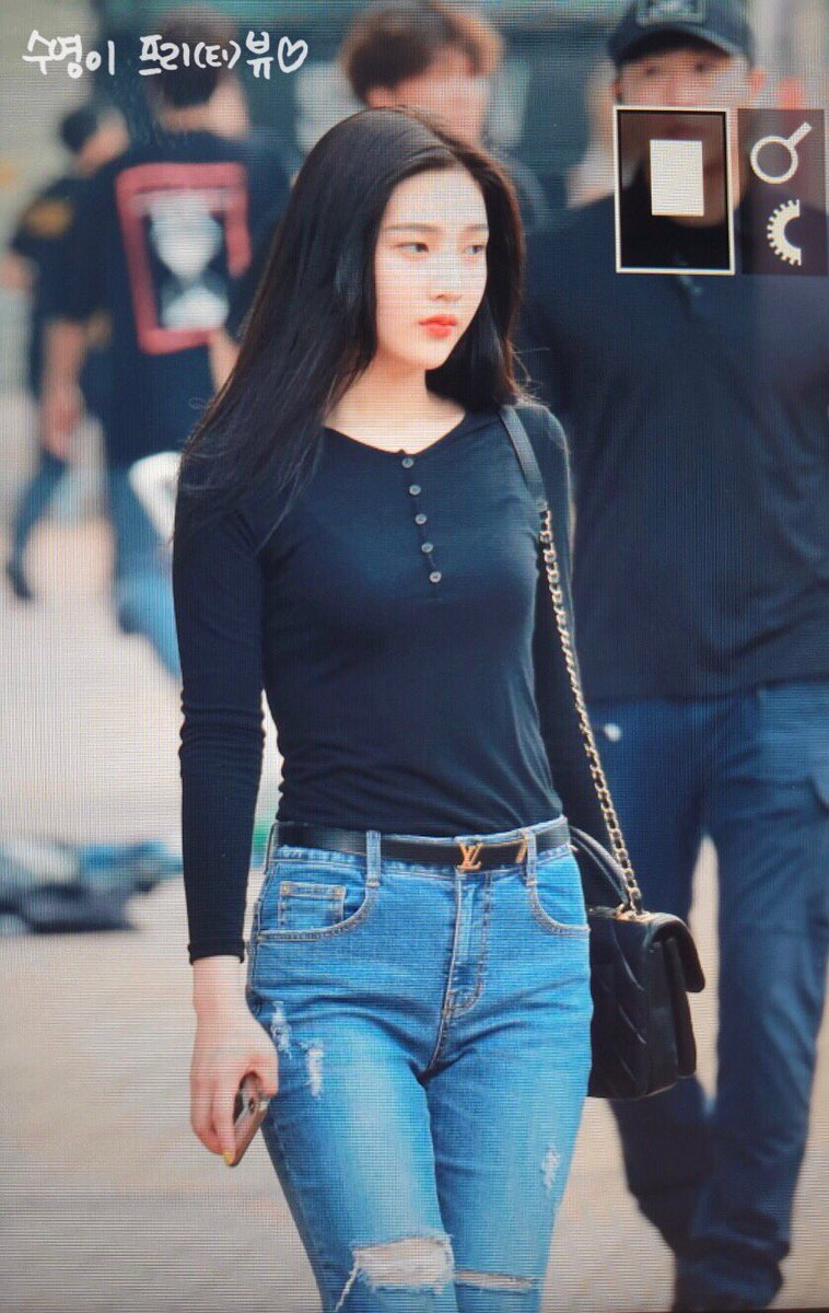 JOY 조이 UPDATES 💚 (slow) on X: I love Joy's outfit and accessories today.  Joy's wearing her Chanel Trendy CC Bag, and a Louis Vuitton Initiales 20mm  belt. #조이 #레드벨벳 #박수영 #Joy #