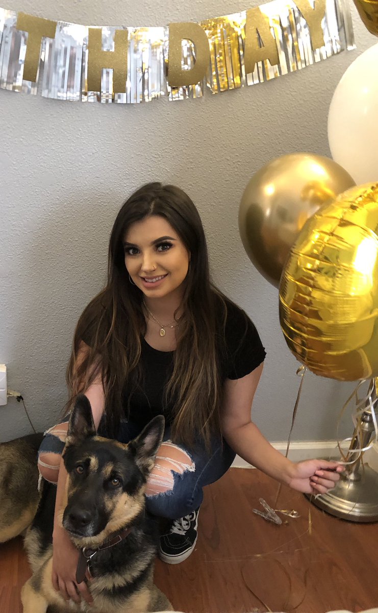 marron_alyssa's tweet photo. Currently being the most extra dog mom ever 🐾💁🏽‍♀️😂 https://t.co/f1sAcdlzxx