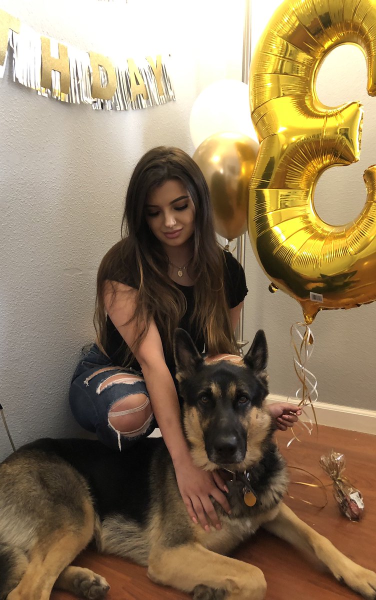 marron_alyssa's tweet photo. Currently being the most extra dog mom ever 🐾💁🏽‍♀️😂 https://t.co/f1sAcdlzxx