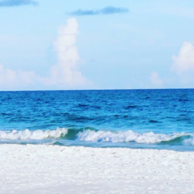 #what? #funnyclouds ift.tt/2Z6opaq