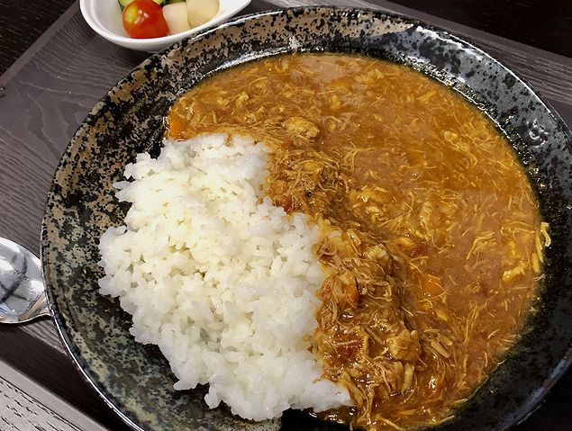 vNeUigmDIfBUNYi's tweet photo. 蒸し暑い日が続いていますね。
遅くなりましたが…先月の賄いメニューは「チキンカレー」でした。夏野菜のピクルスを添えて(^^)
4枚目の画像はカフェメニューのココナッツチキンカレーです♪
優しい甘みとスパイシーさのバランスが絶妙☆

#陽だまり
#カレーライス
#園部まごころステーション https://t.co/Pw8mKFDnK9