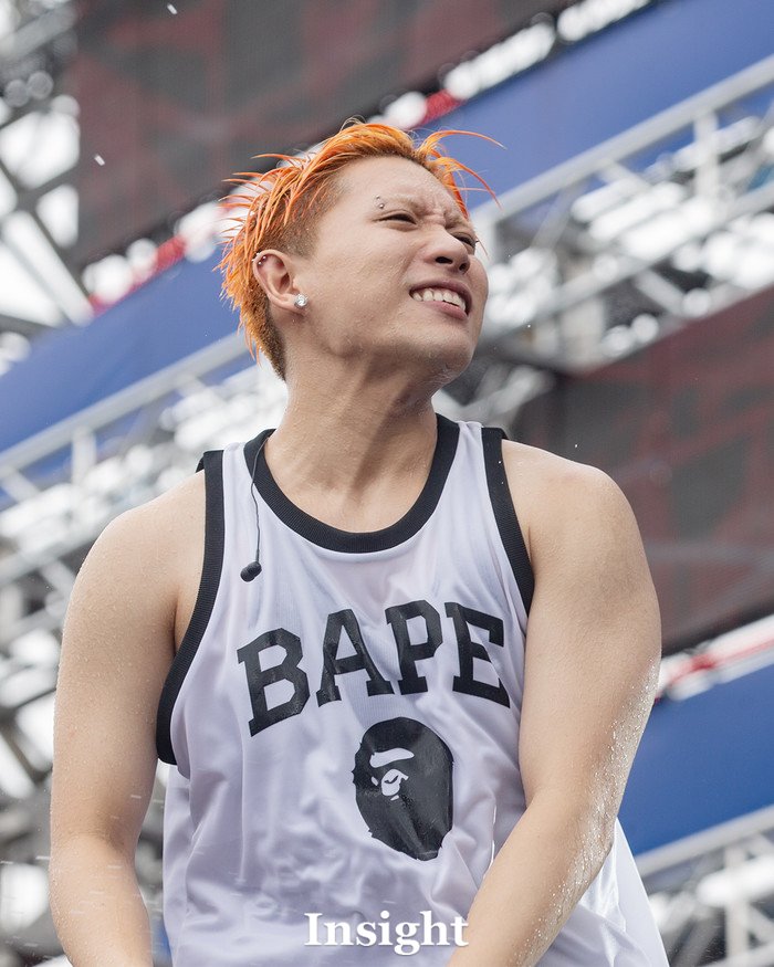 insight_co_kr's tweet photo. '2019 워터밤 서울'에서 힙합 스웨그 폭발시킨 나플라

Nafla was so cool at 'WATERBOMB SEOUL 2019'

#나플라 #힙합 #래퍼 #워터밤 #여름 #페스티벌 #Nafla #hiphop #rap #rapper #waterbomb #summer #festival #photo https://t.co/6XDMnAYwLc