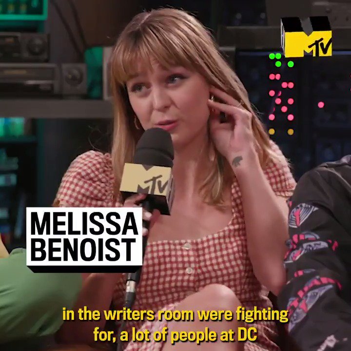 Two things @MelissaBenoist is SUPER excited about... new pants and her #Supergirl directorial debut. #SDCC 🎥
