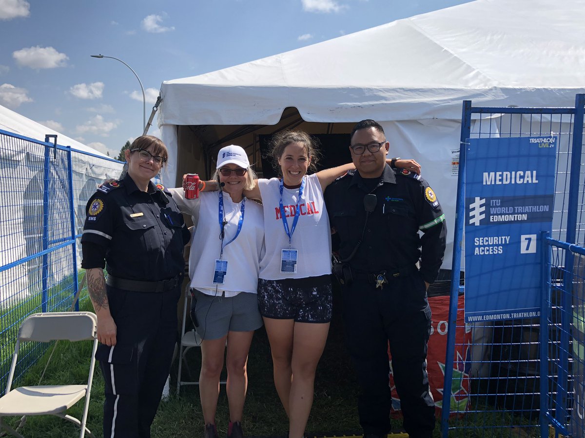 AHS EMS working alongside ITU’s medical team. #Yourems @g_mcalisterEMS @SpecOpsWiggins