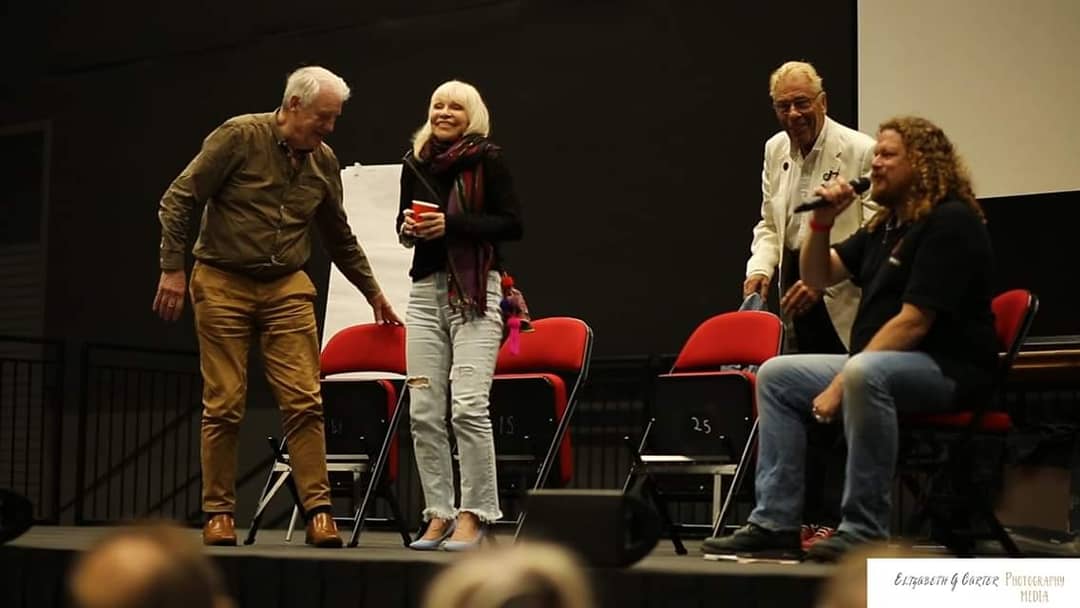 ecartercosplay's tweet photo. UNIT Doctor Who Panel - Q&amp;A - Hull Comic Con - July 2019 

Video Link: 
https://t.co/0vkqQEJRiT

Turn back in time at @HullComicCon @district14events Q&amp;A Featuring @ManningOfficial Katy Manning, John Levene &amp; Richard Franklin 

#hullcomicon #district14events #doctorwho #panel https://t.co/naS1DY1eIV