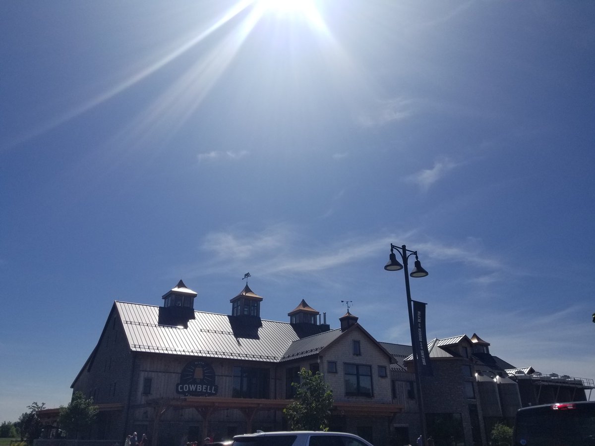AmandaBrodhagen's tweet photo. Last stop: @CowbellBrewing. Yesterday we ate our way through #PerthCty and today we were in #HuronCty. #loveONTfood https://t.co/ThCmWXN2ms