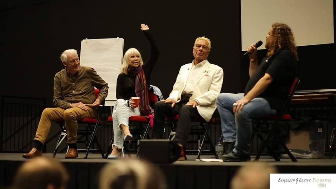ecartermedia's tweet photo. UNIT Doctor Who Panel - Q&amp;A - Hull Comic Con - July 2019 

Video Link: 
https://t.co/gIXdmUASXs

Turn back in time at @HullComicCon @district14events Q&amp;A Featuring @ManningOfficial Katy Manning, John Levene &amp; Richard Franklin 

#hullcomicon #district14events #doctorwho #panel https://t.co/ZmBAcJ5mEX