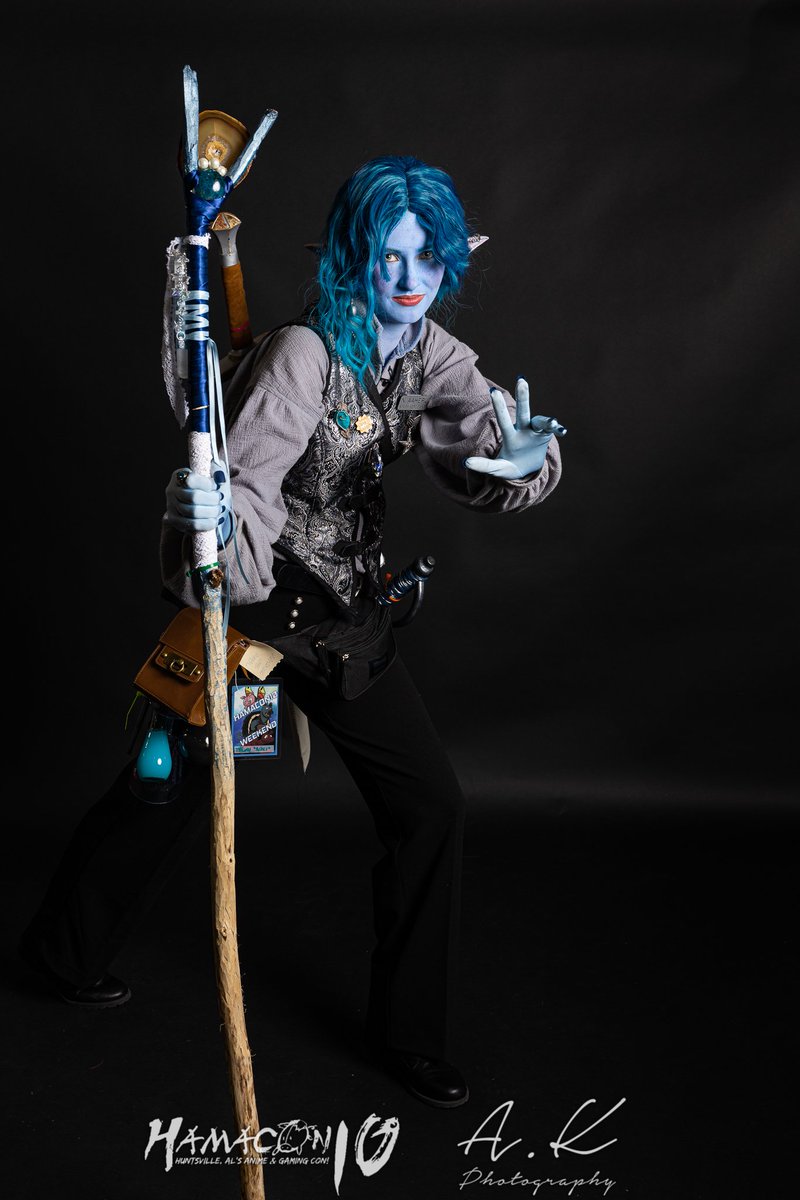 RollForArcana's tweet photo. Had a wonderful time at @hamatweets! Got some wonderful pictures of our lovely DND group, The Starlight Wardens! π #Hamacon #hama10 https://t.co/plh0n3IdRk