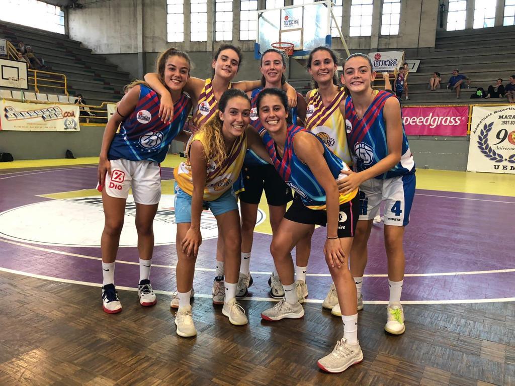 BasketAlmeda's tweet photo. Les jugadores del #JFALM Marina, Júlia, Francina i Clàudia, queden campiones en categoria júnior del torneig 3x3 de les Santes de Mataró. https://t.co/ANQ2RFhXT5