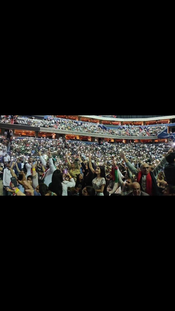 ShishPak's tweet photo. Wowwwww WASHINGTON HAI YA LAHORE???? #WASHINGTONPTIJALSA #PakistanZindabad #ImrankhanPTI @Myleaderimran https://t.co/Jc2xKSoxD8