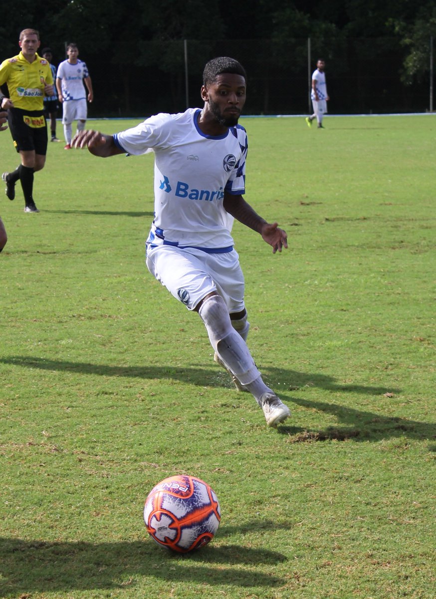 kbrbandeira's tweet photo. Infelizmente perdemos mais uma promessa do futebol para a violência. Wesley atleta da categoria sub20 do @SaoJoseFutebol, sempre deu 100% dentro de campo mas dessa vez a crueldade falou mais alto. #Luto #clubedobairro #ripwesley #RIP https://t.co/P4FuKfQkgJ