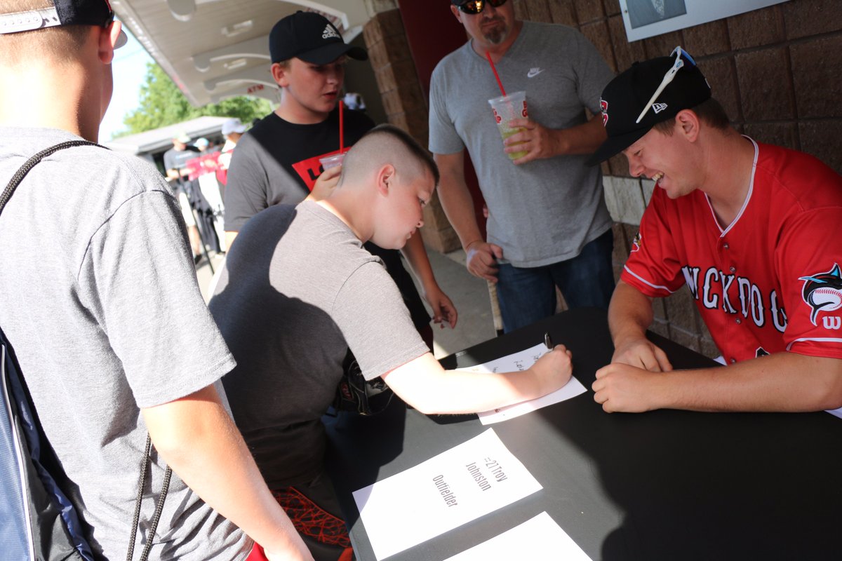 BataviaMuckdogs's tweet photo. Wait you want MY autograph?? Troy Johnston @2297troy asked each kid to sign a sheet for him which he brought in the clubhouse to keep today! Johnston, a 17th-round draft pick of the @Marlins had a #GoZags hashtag on his name card! @GonzagaBaseball #UnitedWeZag https://t.co/f4fw3FPq6K